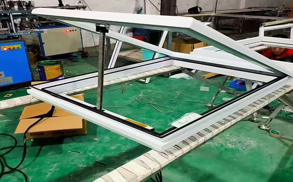 某地下车库出入口延安排烟窗配置工程