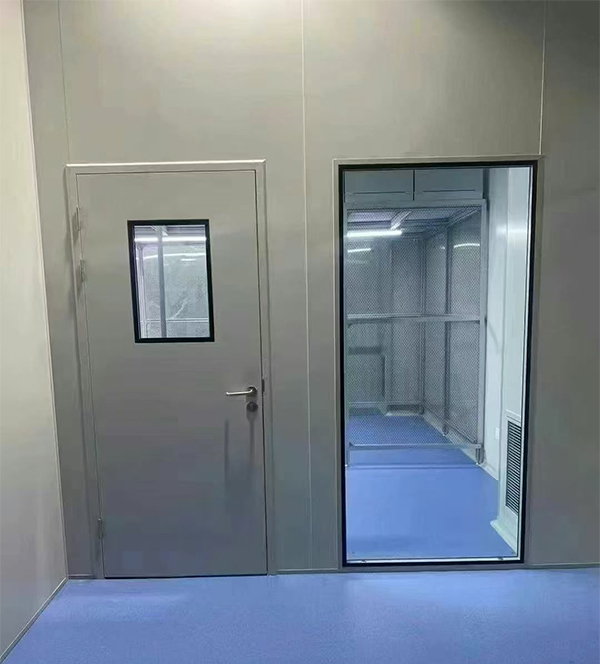 学校教学楼完成延安防火门标准化安装