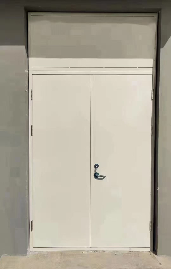 展览馆项目完成大跨度延安防火门安装